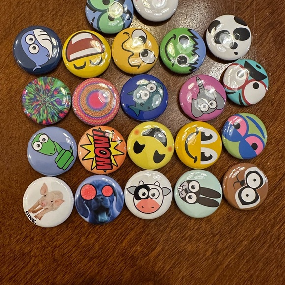 Colorful Cartoon Character Button Set - Picture 2 of 9